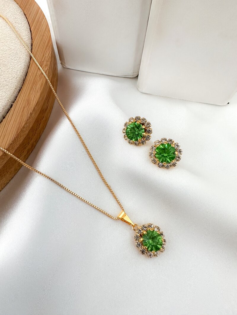 Conjunto Colar e Brinco Folheado a Ouro 18k Pedra de Zircônia Crevejada