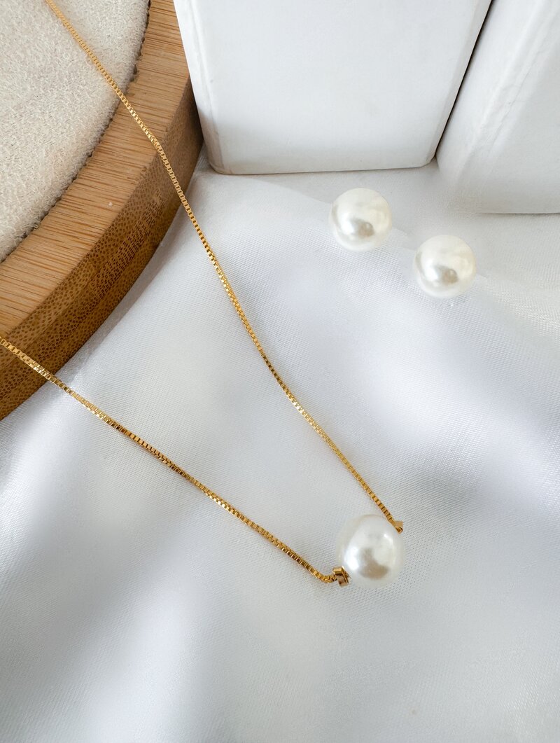 Conjunto Colar e Brinco Folheado a Ouro 18k Pérola Lisa