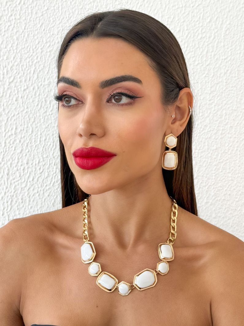 Conjunto Colar e Brinco Folheado a Ouro 18k Resinado Mordeno Colorido