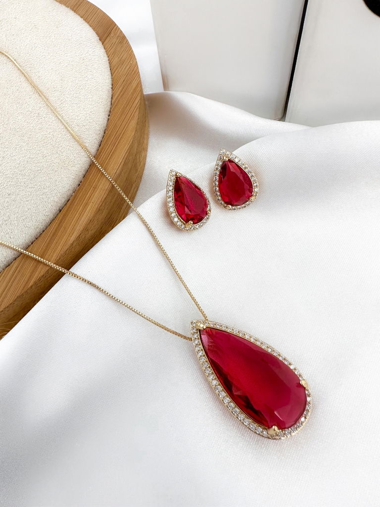 Conjunto colar e brinco folheado a ouro com pingente de pedra gota com borda de zircônia