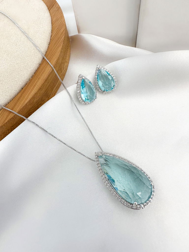 Conjunto colar e brinco folheado com pingente de pedra gota com borda de zircônia