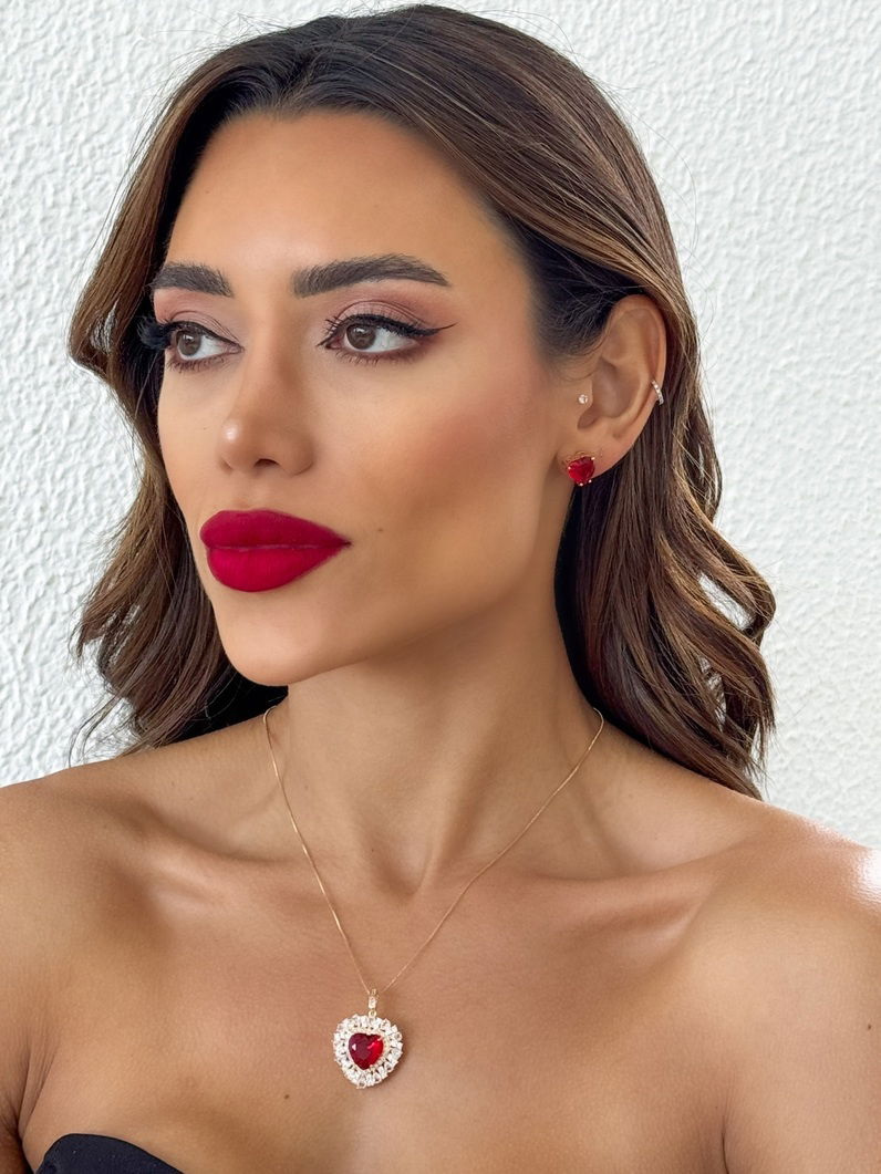 Conjunto Colar e Brinco Semi Joia Coração Cravejado