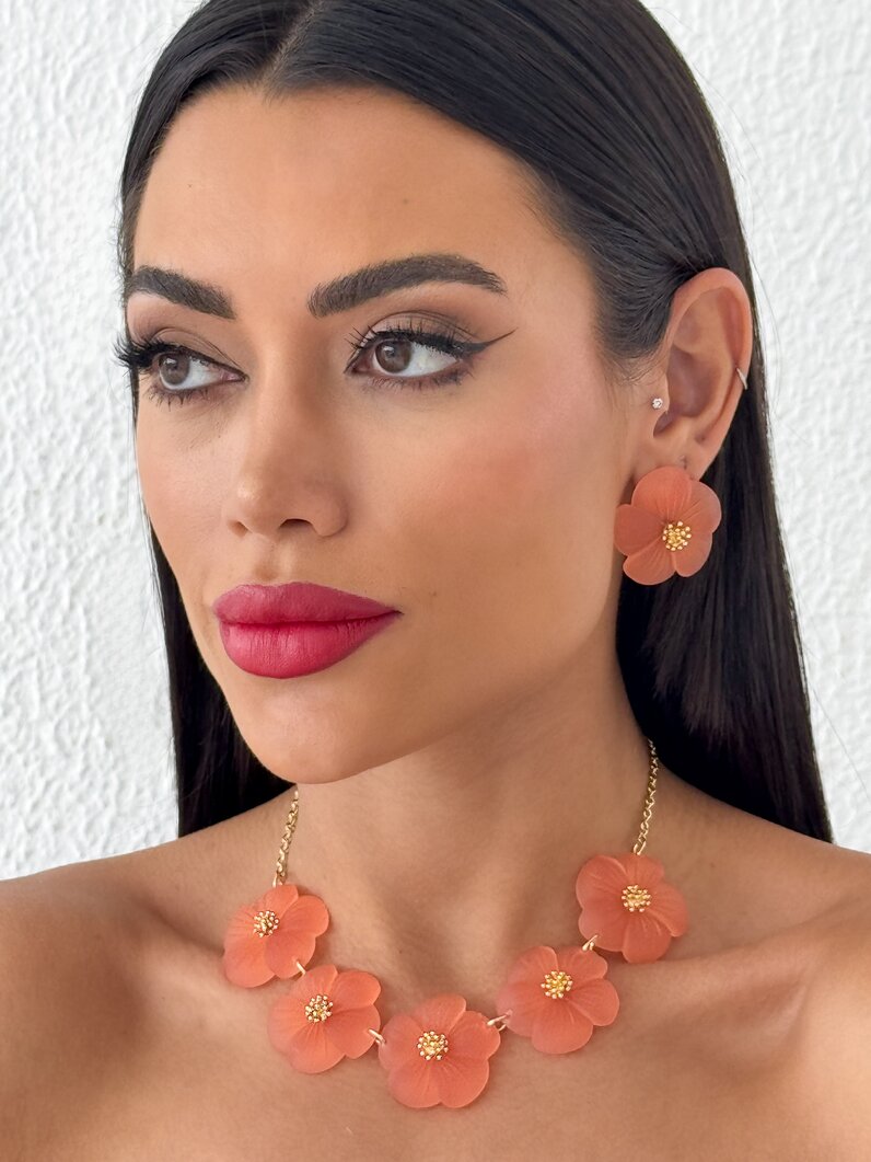 Conjunto de Colar e Brinco Folheado a Ouro 18k Flor de Resina