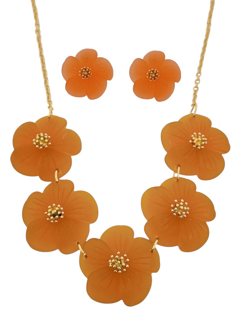 Conjunto de Colar e Brinco Folheado a Ouro 18k Flor de Resina