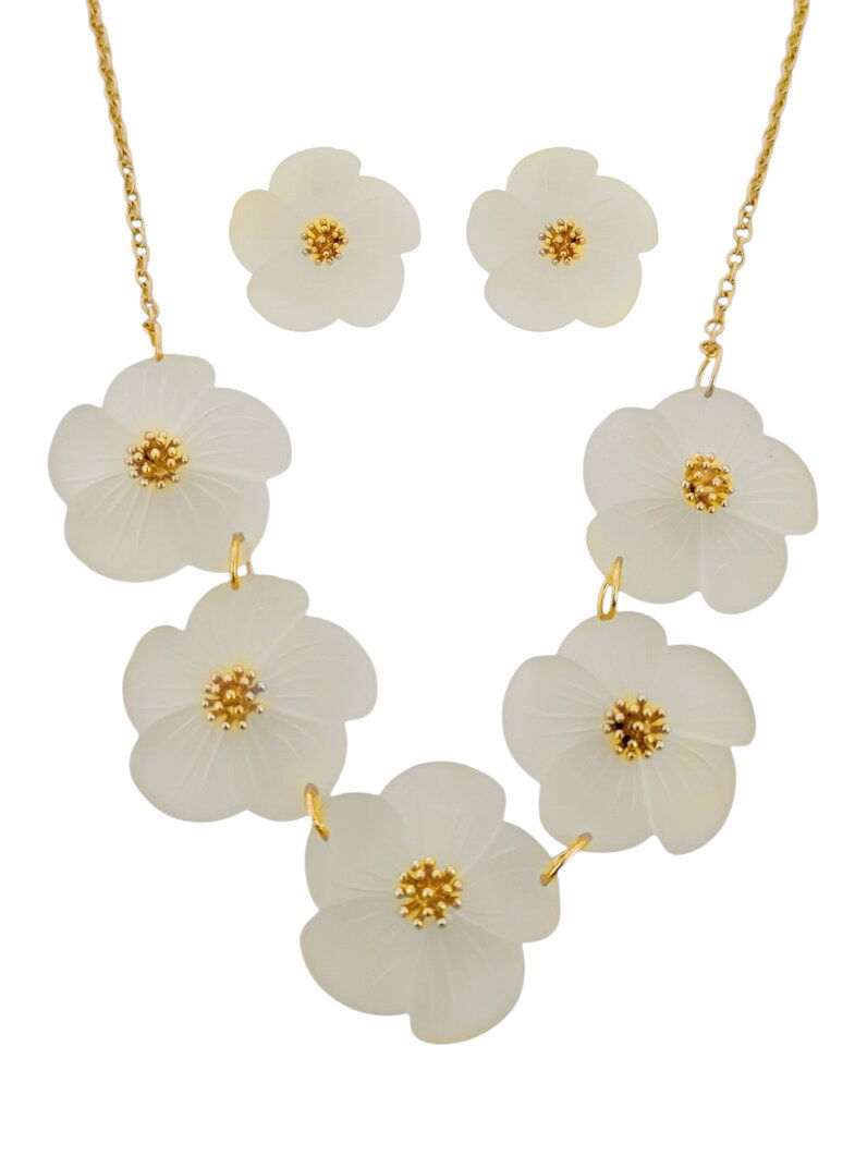 Conjunto de Colar e Brinco Folheado a Ouro 18k Flor de Resina