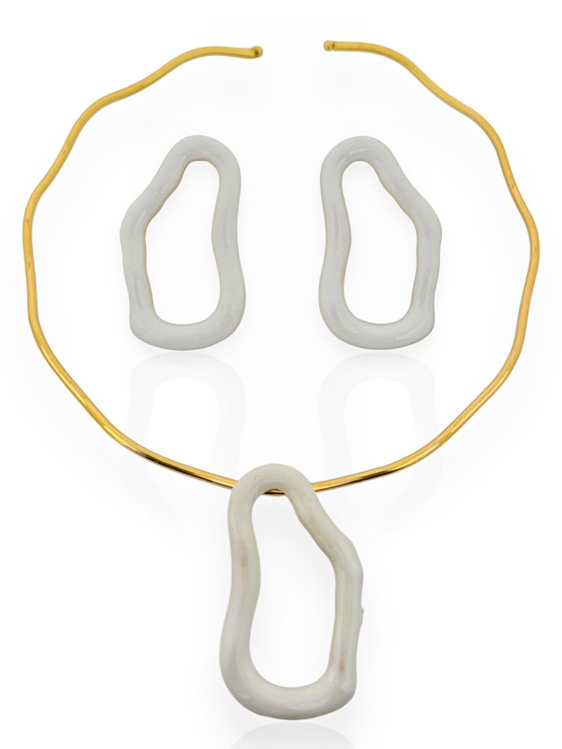 Conjunto de Colar e Brinco Folheado a Ouro 18k Gota Orgânica Vazada com Resina