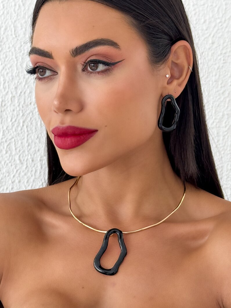 Conjunto de Colar e Brinco Folheado a Ouro 18k Gota Orgânica Vazada com Resina