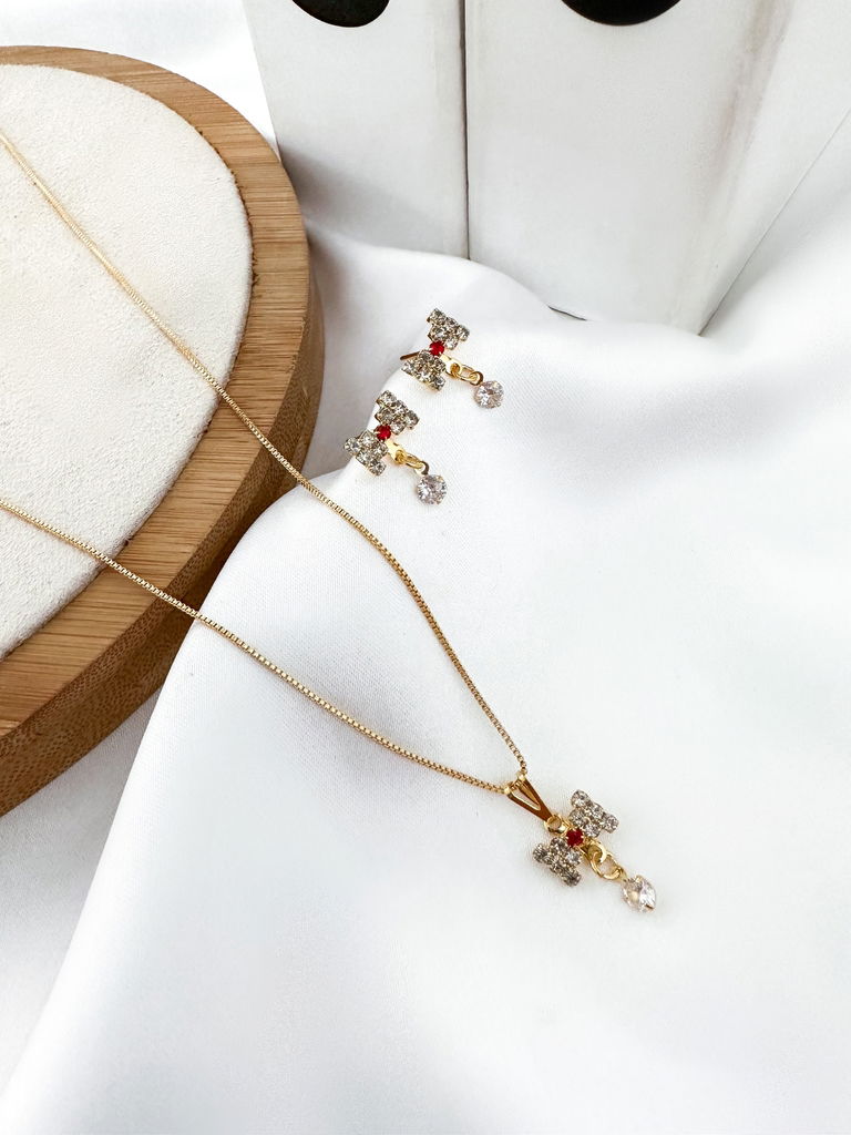 Conjunto de colar e brinco lacinho com micro zircônias e ponto de luz
