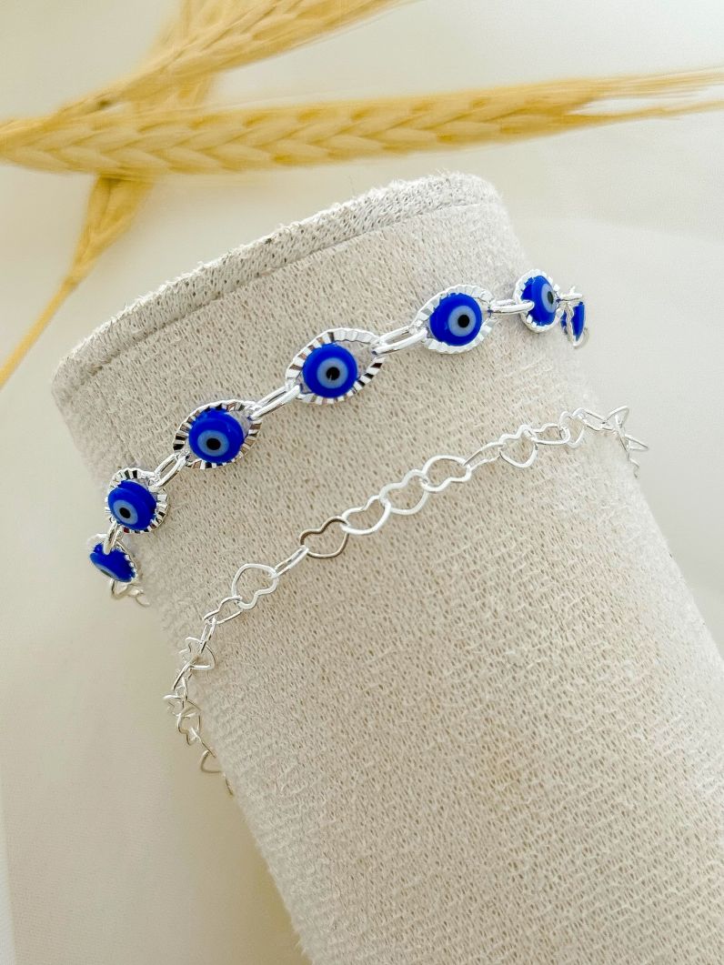 Conjunto Duas Pulseiras Folheado a Prata 925 Olho Grego Com Corações