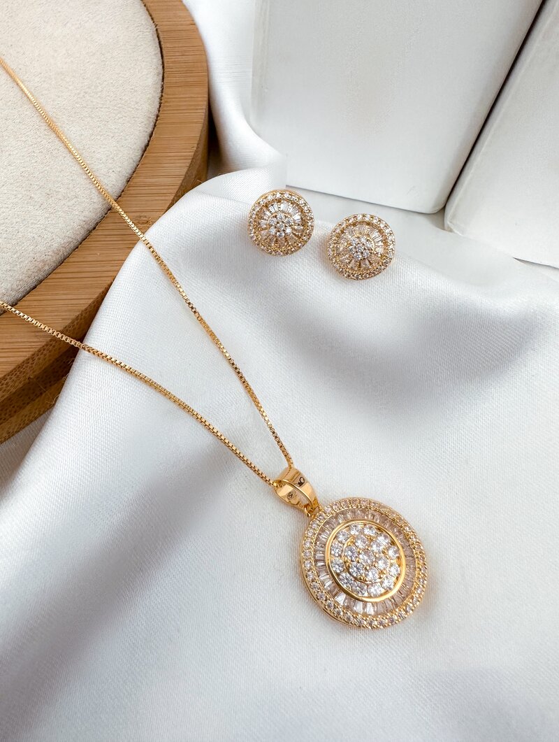 Conjunto Folheado a Ouro 18K e a Prata Minimalista com Cravejado com Zirconias