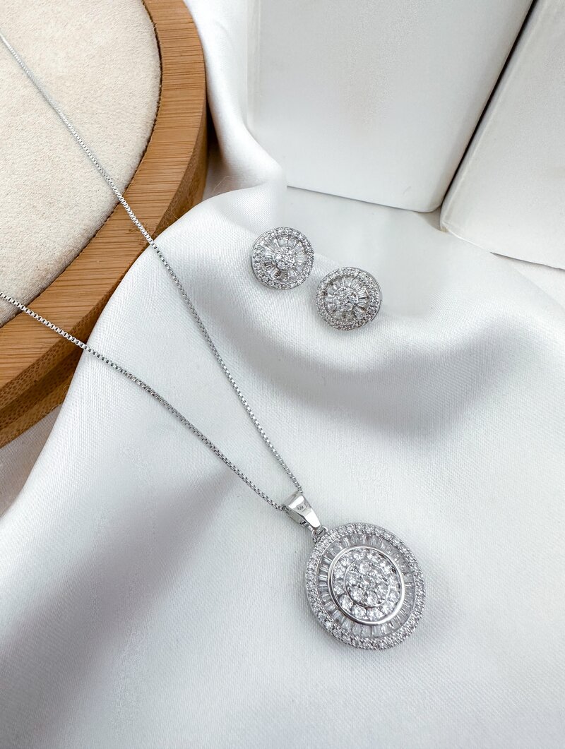 Conjunto Folheado a Ouro 18K e a Prata Minimalista com Cravejado com Zirconias