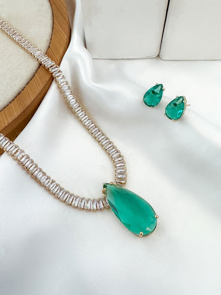 conjunto folheado a ouro 18k e prata 925 corrente com navetes e gota em zircônia