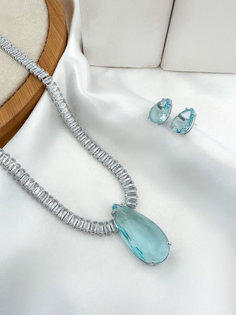 conjunto folheado a ouro 18k e prata 925 corrente com navetes e gota em zircônia