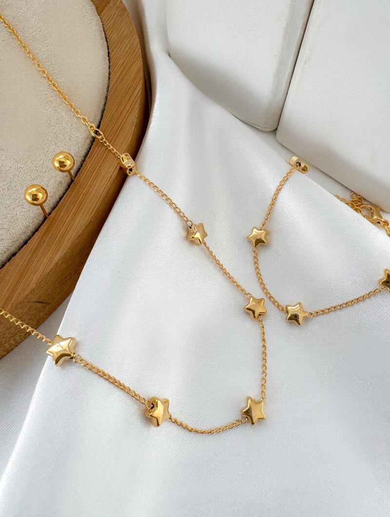 Conjunto Infantil Colar, Brinco e Pulseira Folheado a Ouro 18k Estrelas Lisas