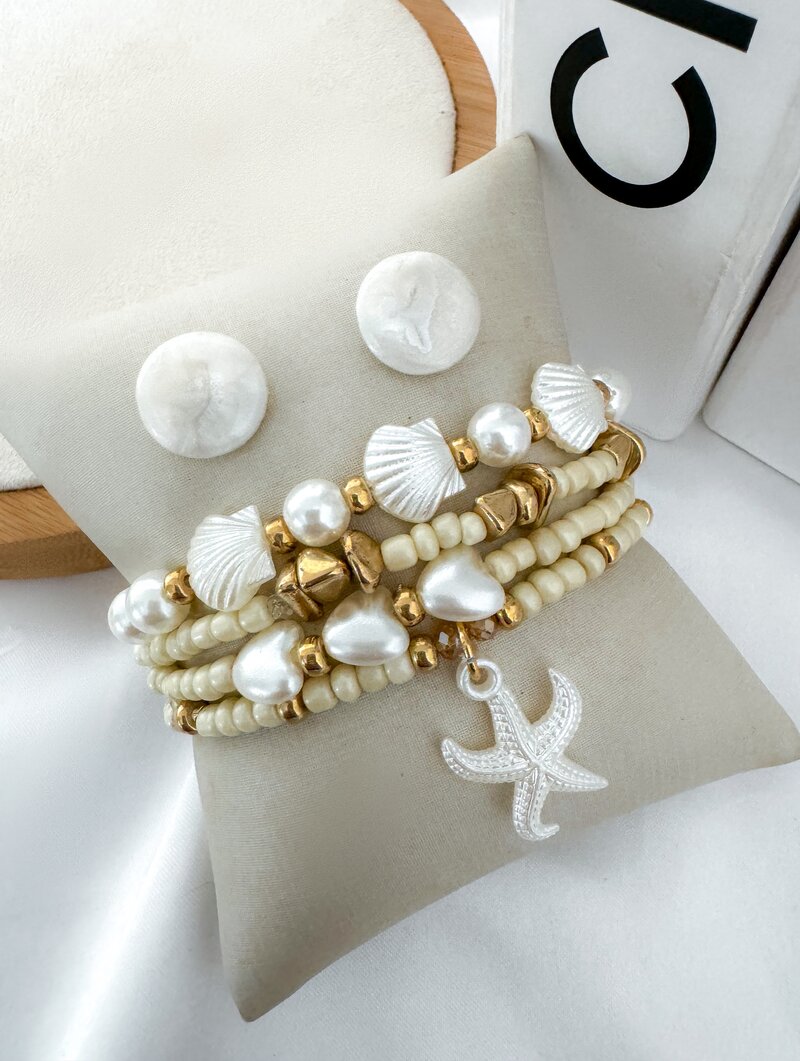 Conjunto Pulseiras e Brinco Miçangas com Corações, Conchas e Estrela