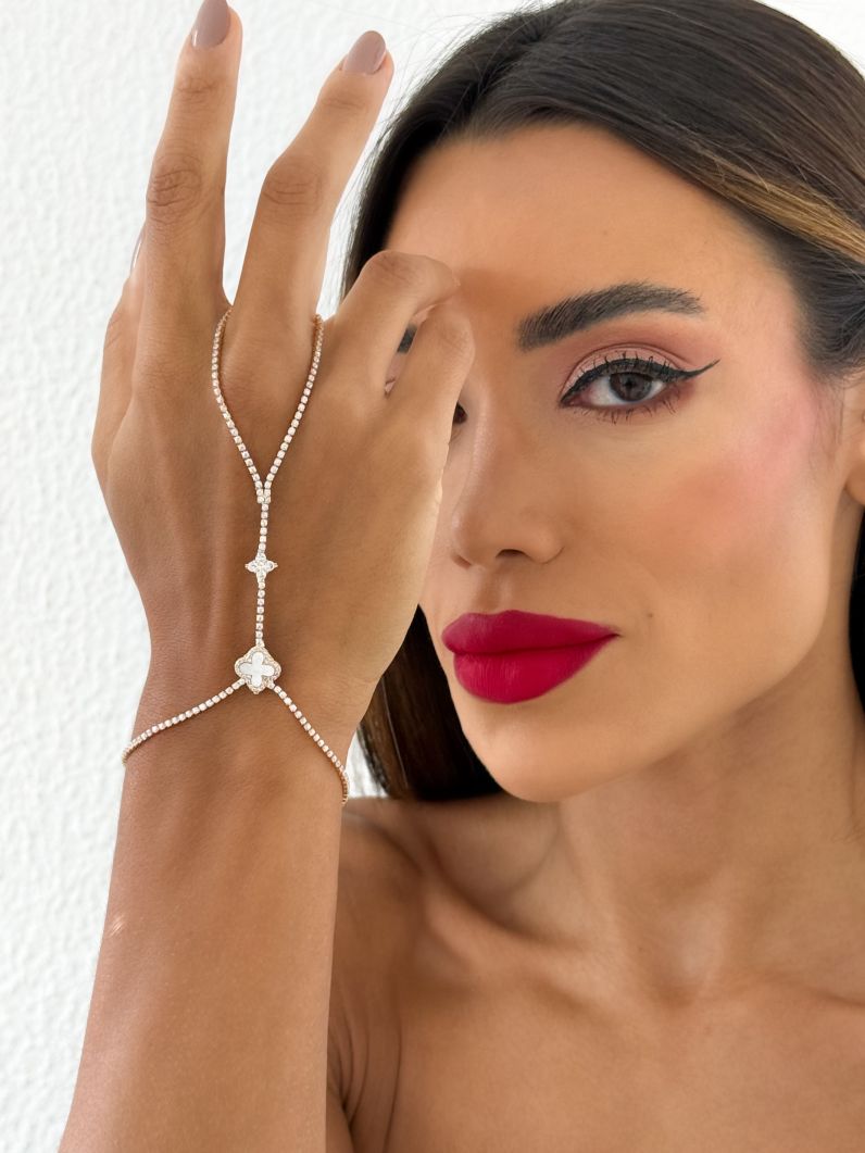 Hand Chain Folheada a Ouro 18k e Prata Inspiração Vg.