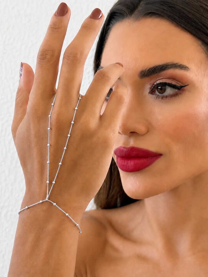 Hand Chain Folheada a Ouro 18k e Prata Mini Esferas