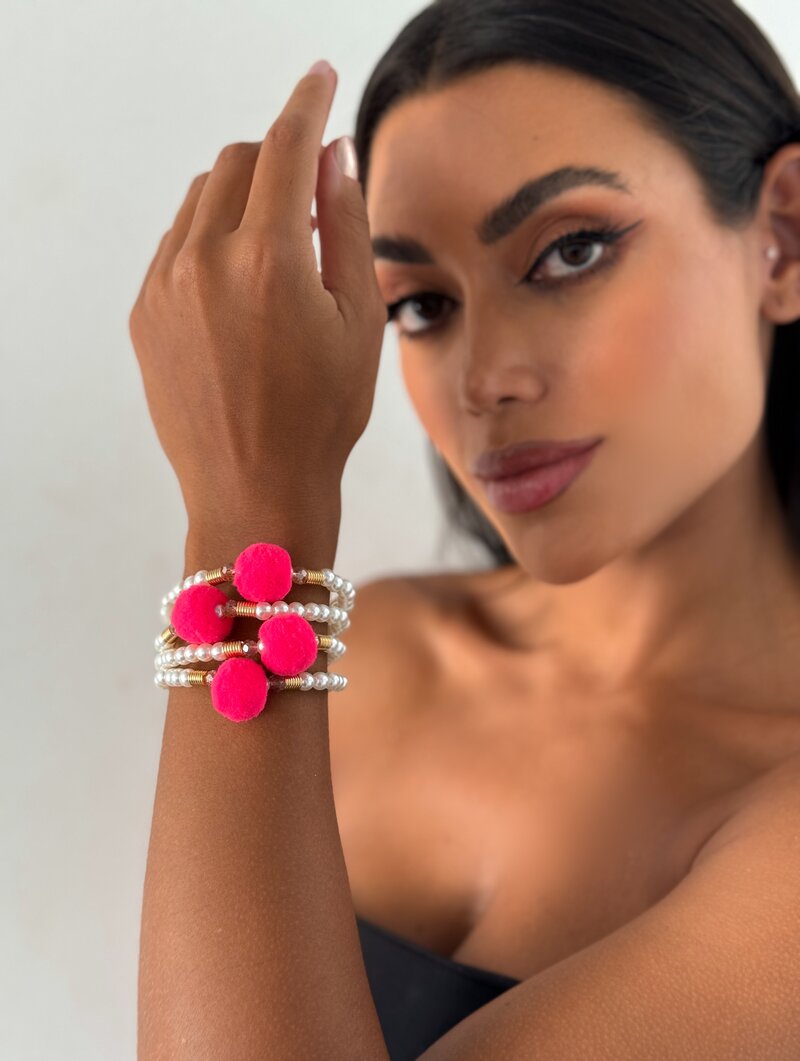 Kit 4 Pulseiras com Pompons