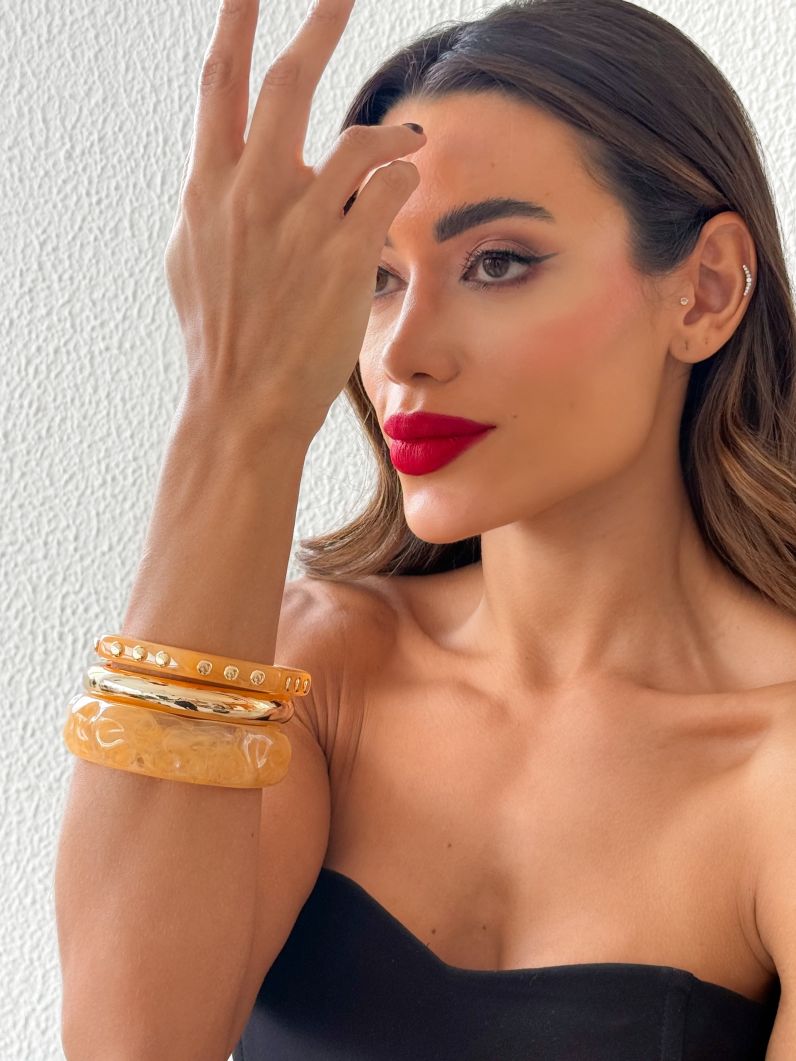 Kit de Braceletes Folheado a Ouro 18k Resinado e Liso Formas
