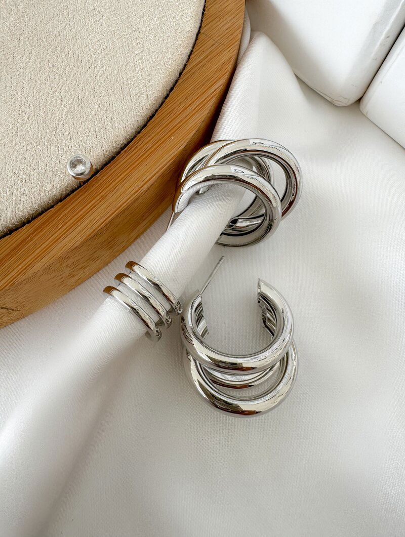 Kit de Brincos e Piercing Folheado a Ouro 18k e Prata Argola M