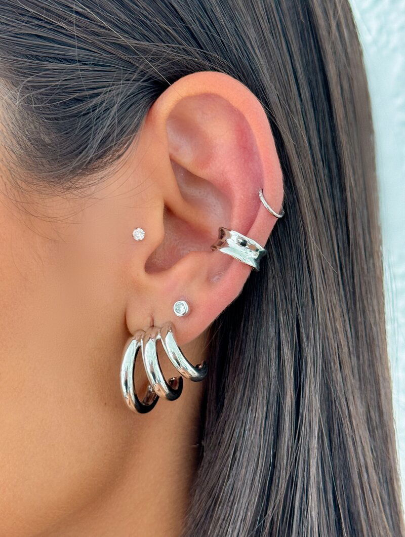 Kit de Brincos e Piercing Folheados a Ouro 18k e Prata Meia Argola Três Fios e Ponto de Luz
