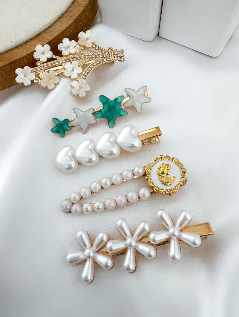 Kit de Presilhas Folheada a Ouro 18k e Prata Corações, Flores e Pérolas