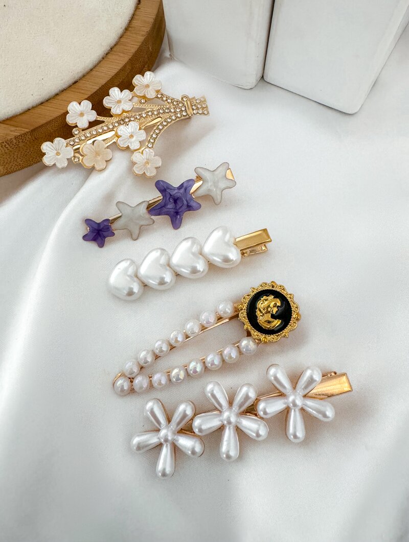 Kit de Presilhas Folheada a Ouro 18k e Prata Corações, Flores e Pérolas