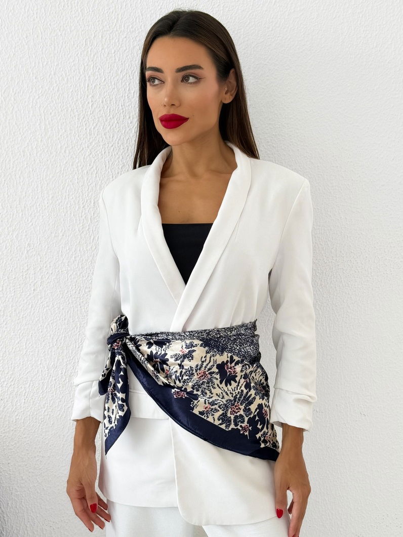 Lenço Blogger Elegante