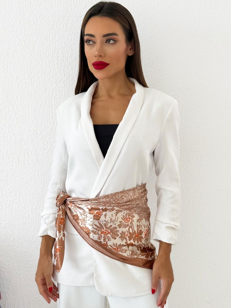 Lenço Blogger Elegante