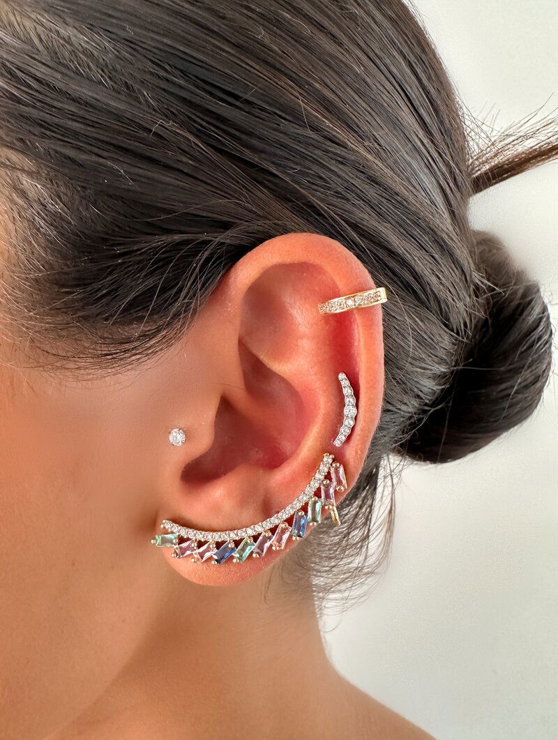 Piercing Ear Cuff Folheado a Ouro 18k e Prata Navetes de Zircônia com Detalhe Cravejado