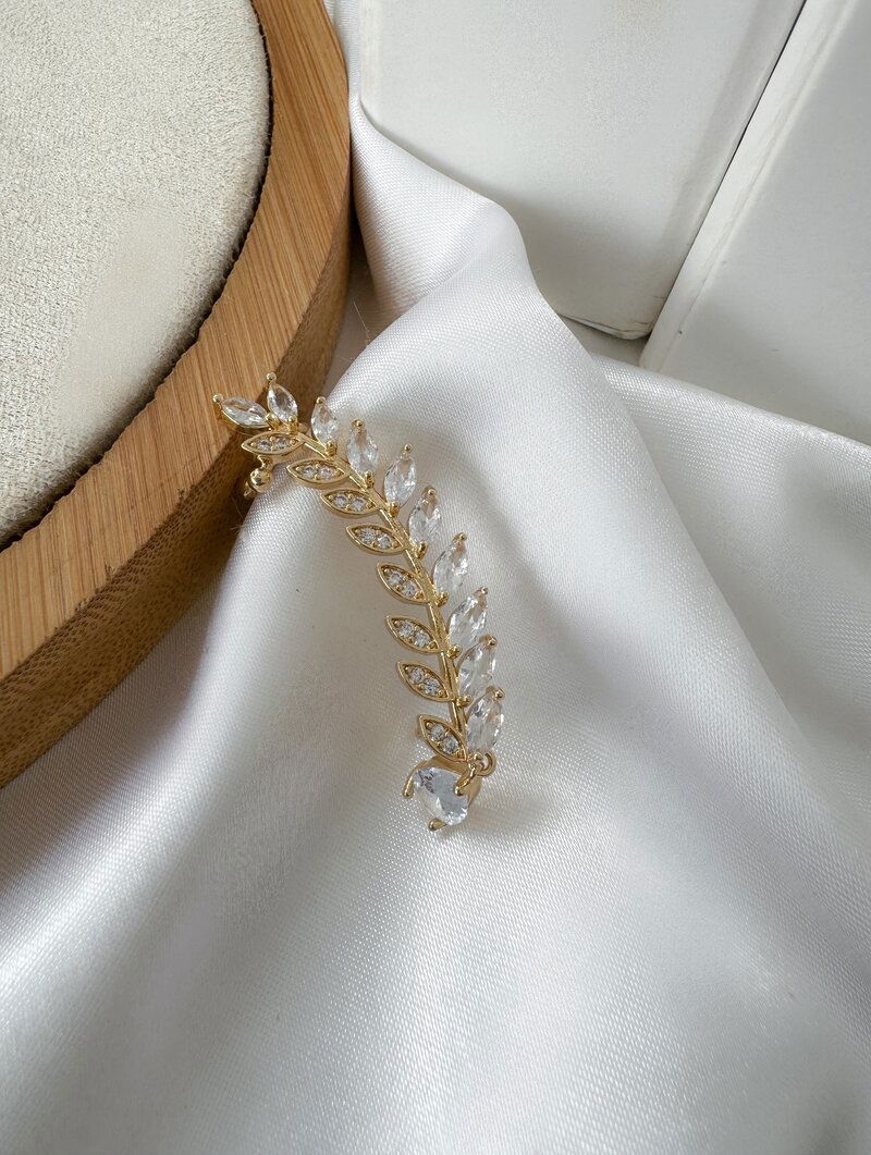 Piercing Ear Cuff Folheado a Ouro 18k e Prata Ramo Floral com Zircônias