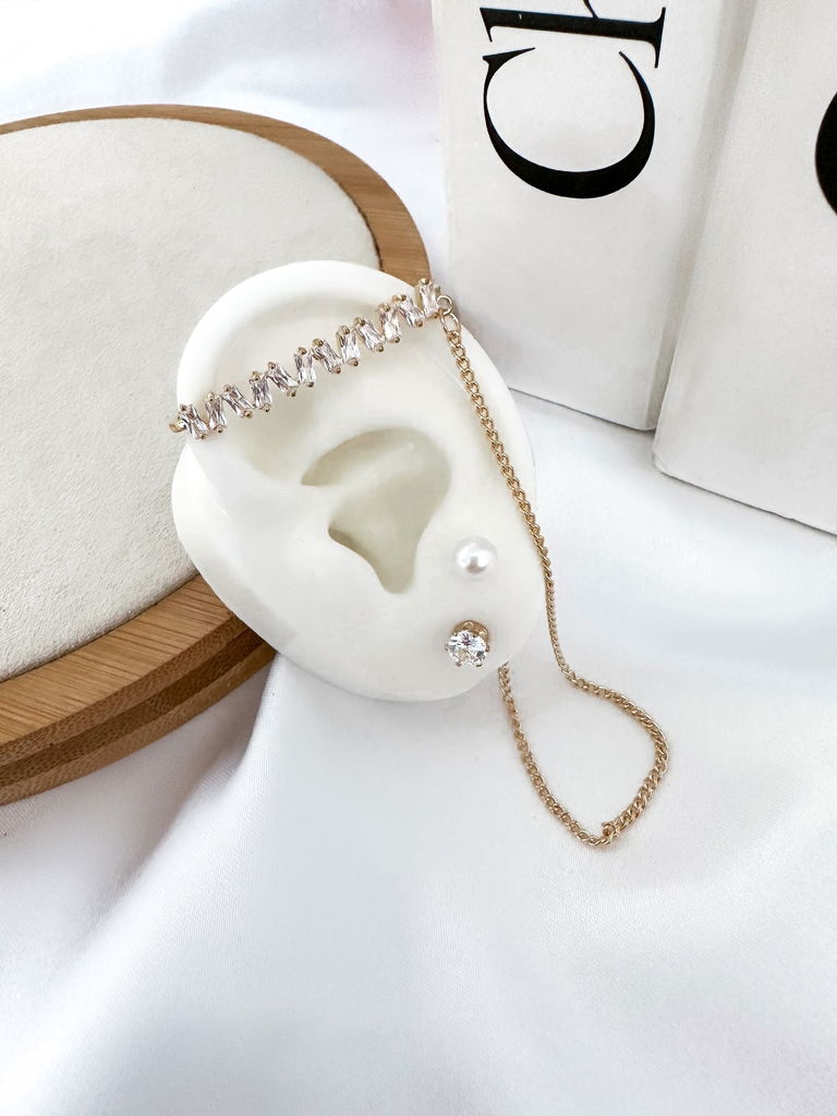 Piercing fake Ear Cuff Folheado Com Ponto de Luz, Perola e Corrente com Barra de Navetes