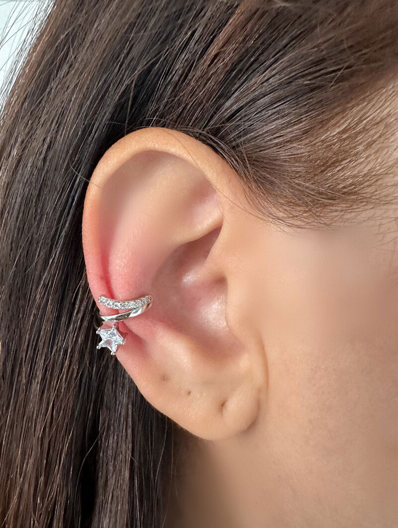 Piercing Fake Folheado a Ouro 18K e a Prata com Zirconia e Estrela.