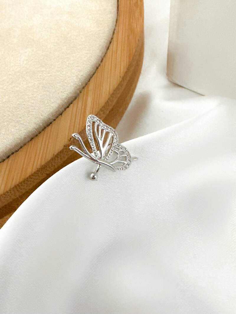 piercing fake folheado a ouro 18k e prata 925 borboleta com micro zircônias