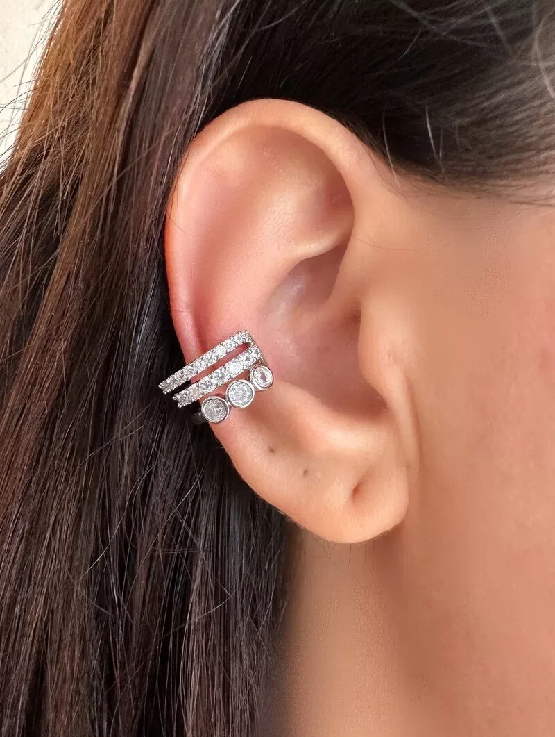 Piercing Fake Folheado a Ouro 18k e Prata 925 Três Fios Cravejados