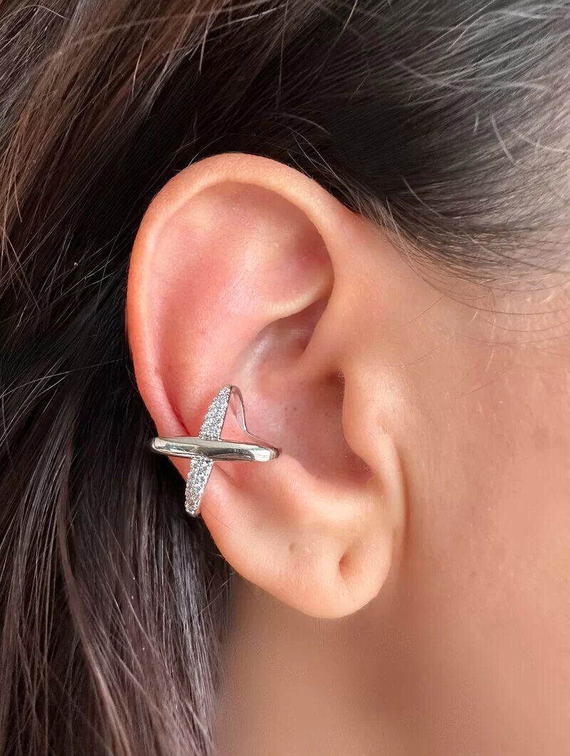 Piercing Fake Folheado a Ouro 18k e Prata 925 X com Datalhe Cravejado