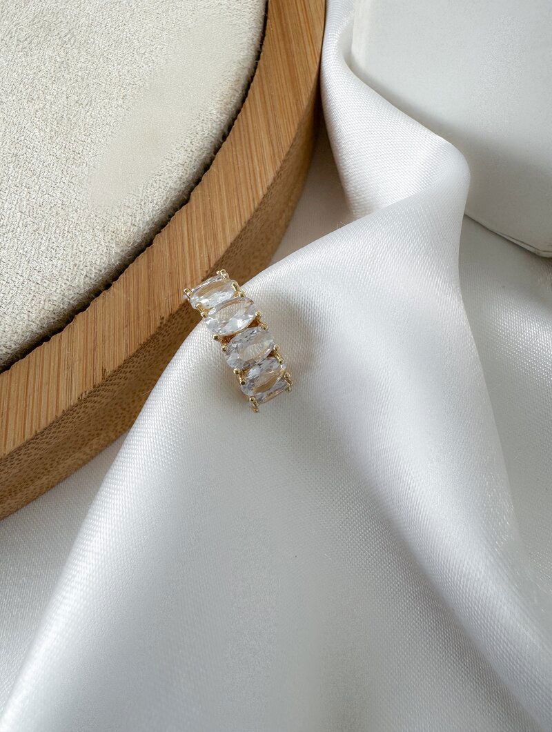Piercing Fake Folheado a Ouro 18k e Prata Argola com Zircônias Ovais