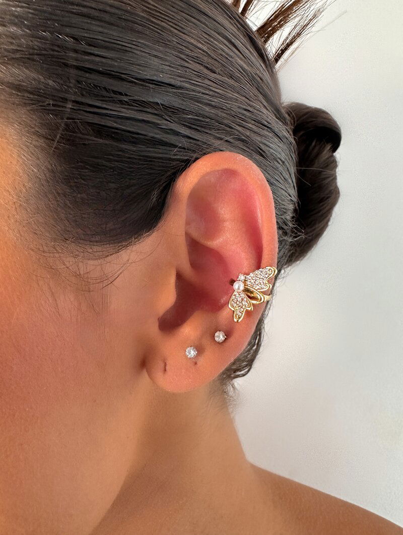 Piercing Fake Folheado a Ouro 18k e Prata Borboleta com Pérola