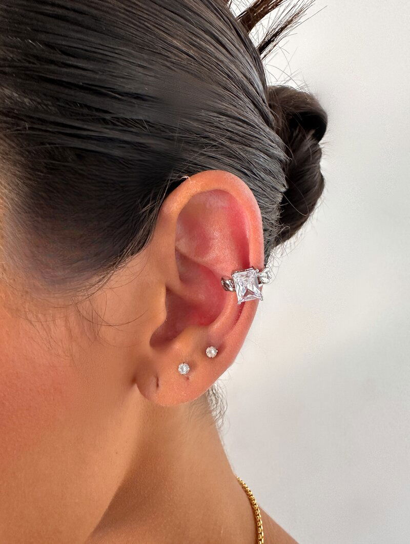 Piercing Fake Folheado a Ouro 18k e Prata Corrente com Zircônia