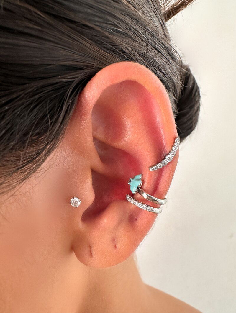 Piercing Fake Folheado a Ouro 18k e Prata Dois Fios com Flor Resinada