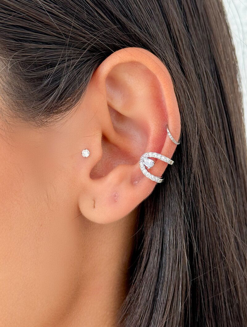 Piercing Fake Folheado a Ouro 18k e Prata Dois Fios Cravejados com Gota de Zircônia