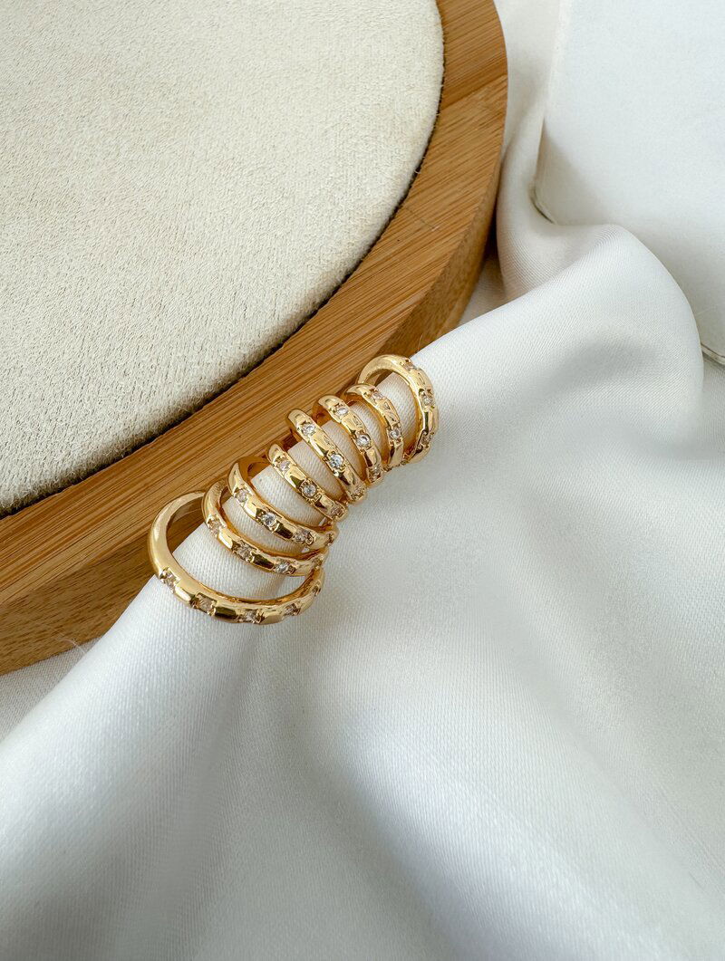 Piercing Fake Folheado a Ouro 18k e Prata Ear Cuff Oito Fios