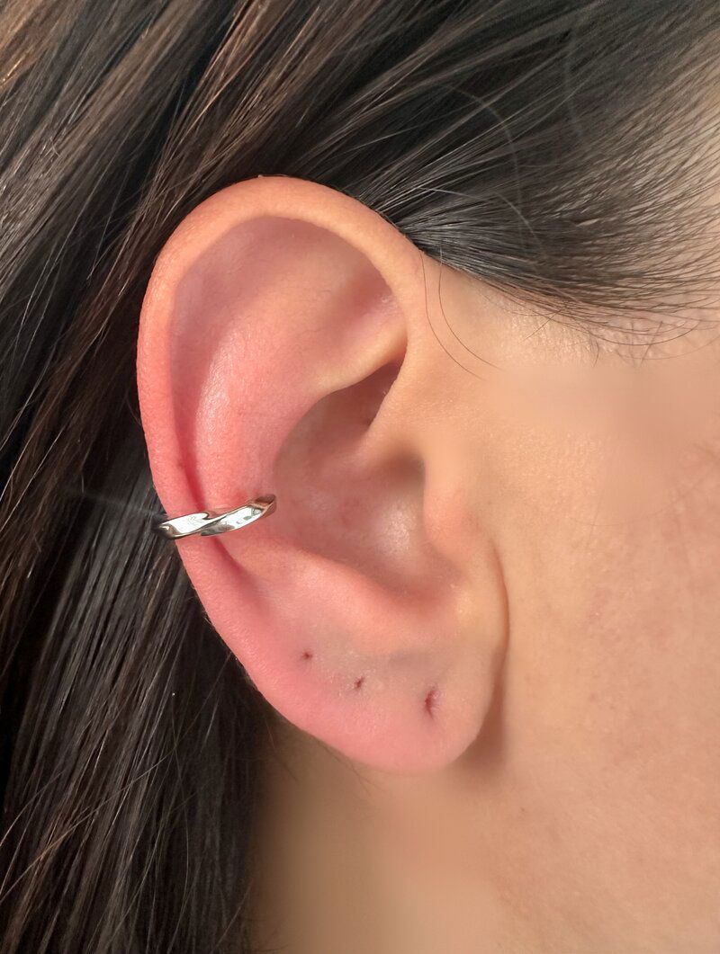 Piercing Fake Folheado a Ouro 18k e Prata Fio Torcido