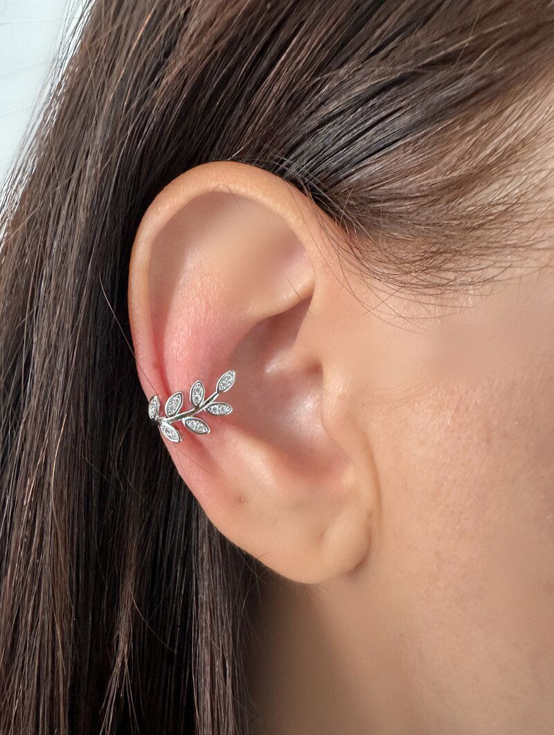 Piercing Fake Folheado a Ouro 18k e Prata Folha Cravejada