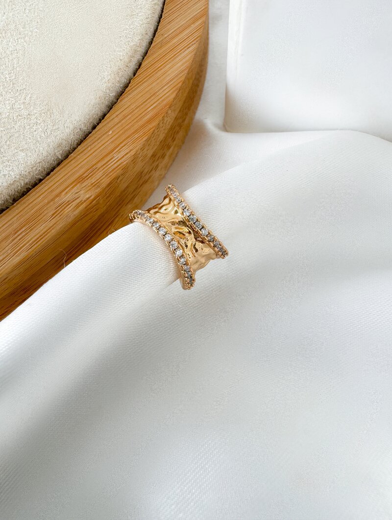 Piercing Fake Folheado a Ouro 18k e Prata Martelado com Micro Zircônias