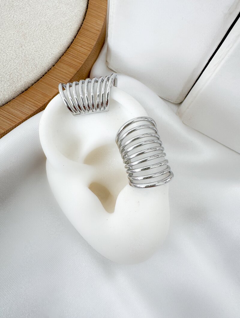 Piercing Fake Folheado a Ouro 18k e Prata Nove Fios Lisos