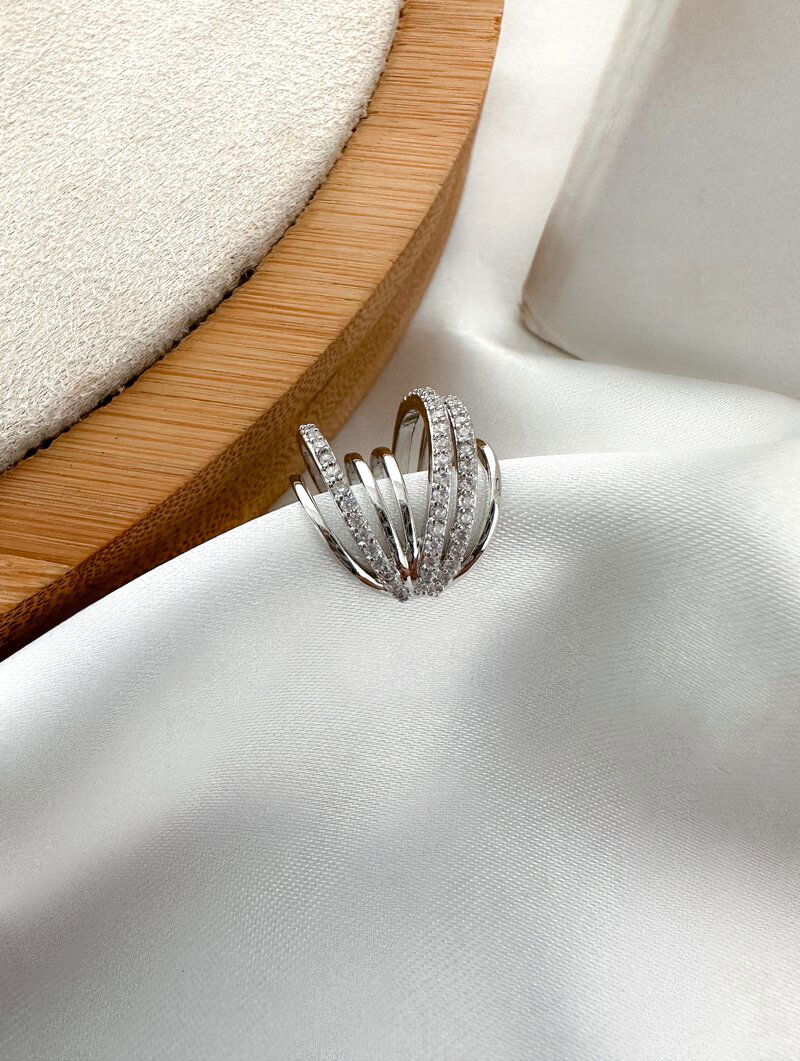 Piercing Fake Folheado a Ouro 18k e Prata Seis Fios com Datalhe Cravejado