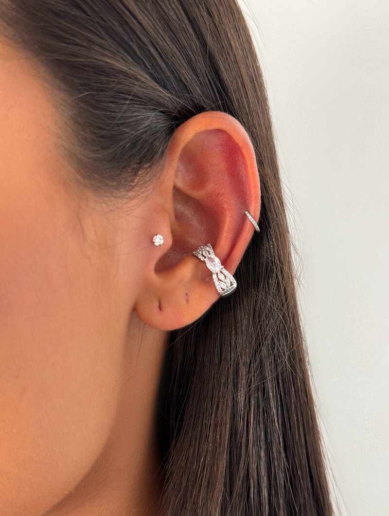 Piercing Folheado a Ouro 18k e Prata Design Laço com Zircônias