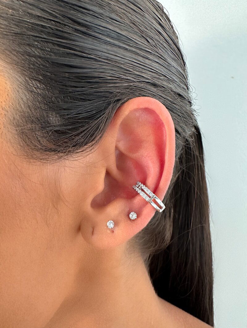 Piercing Folheado a Ouro 18k e Prata Dois Fios Vazados Cravejados