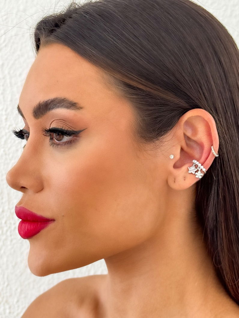 Piercing Folheado a Ouro 18k e Prata Flores Cravejadas e Arco de Perolas